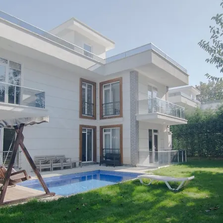 Modern Private Pool In Villa *
