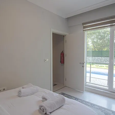 Modern Private Pool In * Sapanca